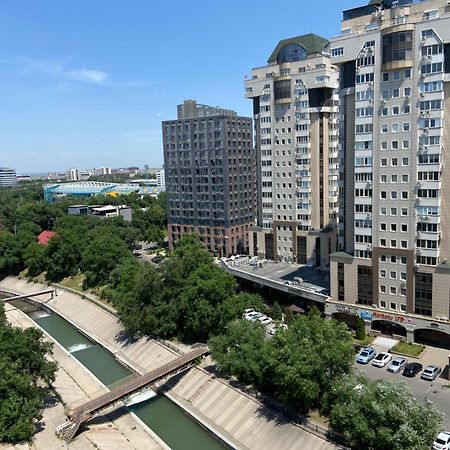 Квартира В Центре Алматы Exteriér fotografie